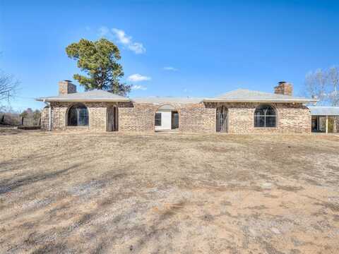 18 Horseshoe Lane, McLoud, OK 74851