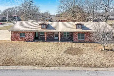 1112 Hillcrest Avenue, Tahlequah, OK 74464