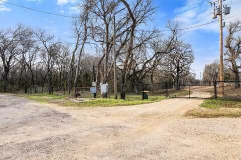 105 Cemetery Road, Covington, TX 76636