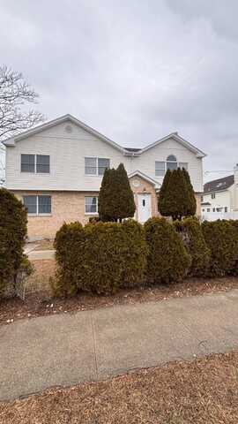 74 Jackson, Mineola, NY 11501