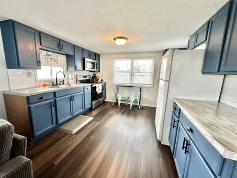 1412 Front St, Brandon, FL 33511