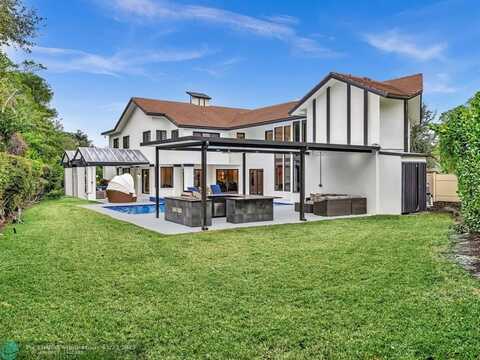 525 Sandpiper Way, Boca Raton, FL 33431