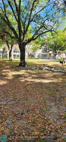 2600 NW 49 AVE, Lauderdale Lakes, FL 33313