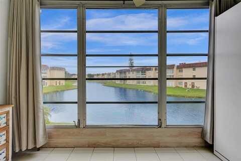 8861 Sunrise Lakes Blvd, Sunrise, FL 33322