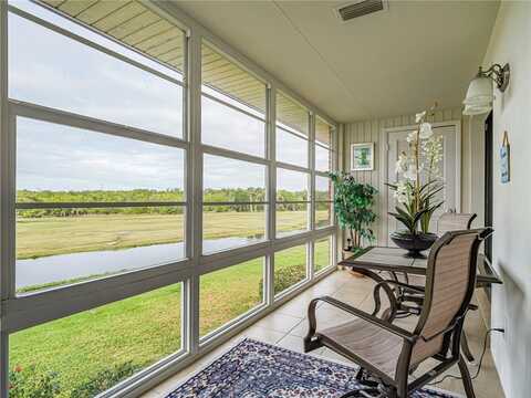 73 Royal Oak Court, Vero Beach, FL 32962