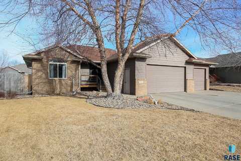 7512 W Stoney Creek St, Sioux Falls, SD 57106