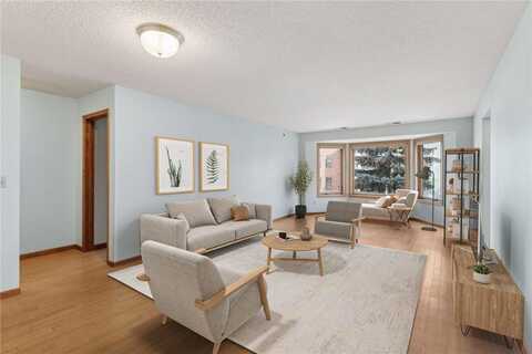32 11th Avenue S, Hopkins, MN 55343
