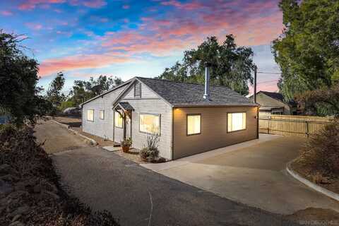 3065 N Victoria Dr, Alpine, CA 91901