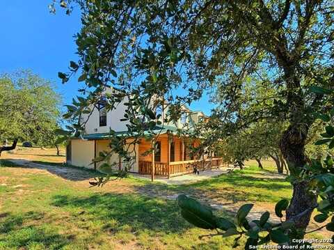 180 HONDO SPUR, Hondo, TX 78861