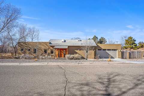 2308 Calle Camarico, Santa Fe, NM 87505