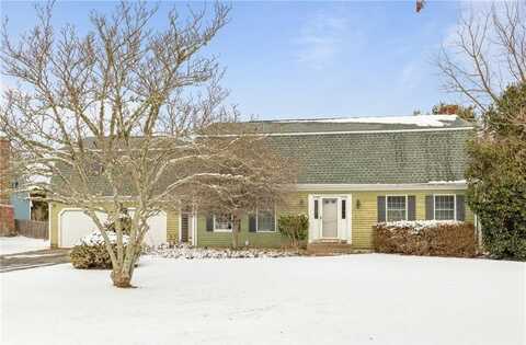 87 Dianne Avenue, Portsmouth, RI 02871