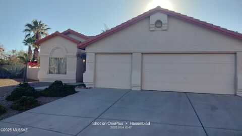 8679 N Ahwatukee Way, Tucson, AZ 85743