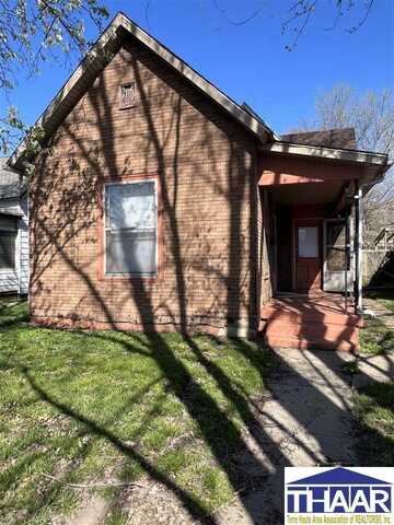 605 N 13th 1/2 Street, Terre Haute, IN 47807