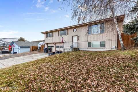 510 Lacey Ave, Selah, WA 98942