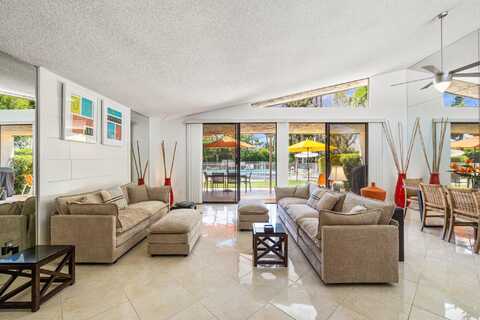 2427 Casitas Way, Palm Springs, CA 92264