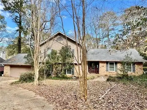 135 MYRTLEWOOD Drive, Pineville, LA 71360