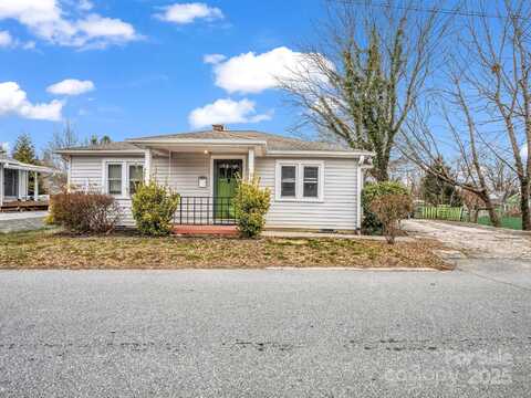 320 Fleming Street, Hendersonville, NC 28739