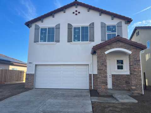 1468 Concord Way, Dinuba, CA 93618