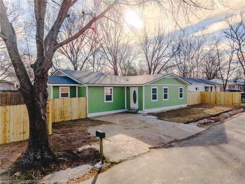 112 N Kiowa ST, Sallisaw, OK 74955