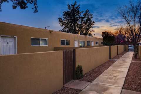 512 Mesilla Street SE, Albuquerque, NM 87108