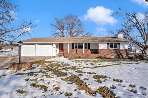 4630 Harvest Ln, Hesston, KS 67062