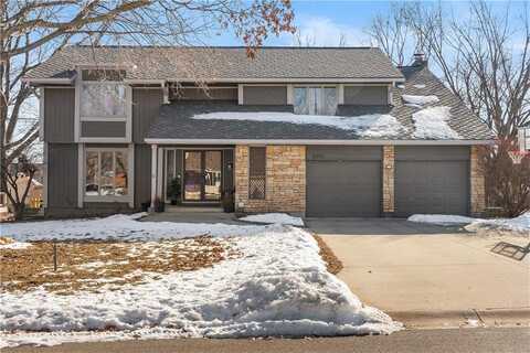 4551 NW Bramble Trail, Lees Summit, MO 64064