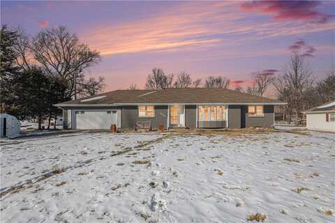 200 Kennedy Drive, Gower, MO 64454