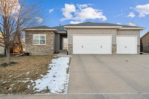 870 Pheasant Ln, NorthLiberty, IA 52317