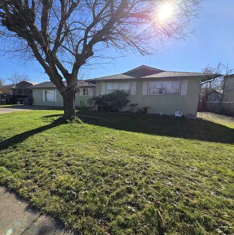 2700 Village Boulevard, White City, OR 97503