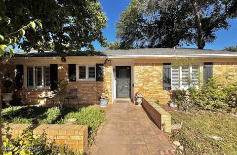 7907 Knoxville Avenue, Lubbock, TX 79423