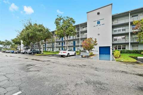 551 SW 135th Ave, Pembroke Pines, FL 33027
