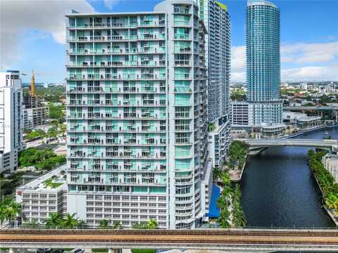 690 SW 1st Ct, Miami, FL 33130