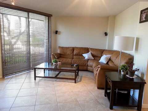 3475 N Country Club Dr, Aventura, FL 33180