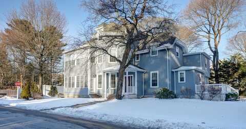 31 Rockland St, Wellesley, MA 02481