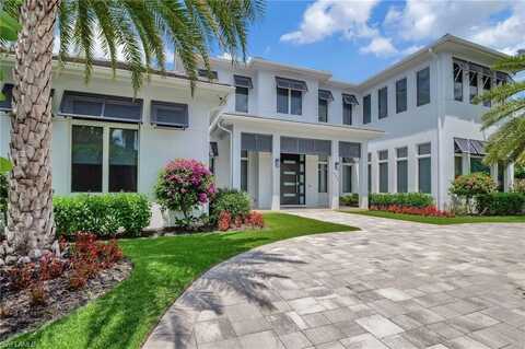 725 Harbour, NAPLES, FL 34103