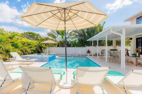 10082 VANDERBILT, NAPLES, FL 34108