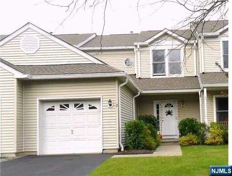 3 Foxwood Square, Old Tappan, NJ 07675