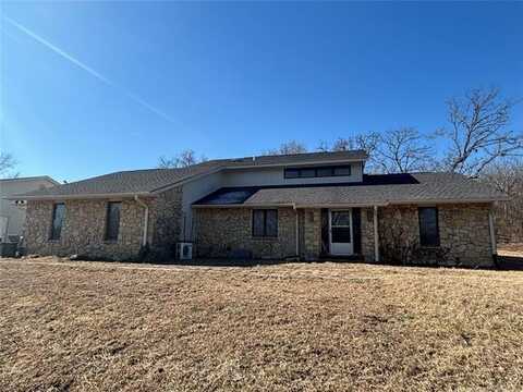 25777 S 220 Road, Henryetta, OK 74437