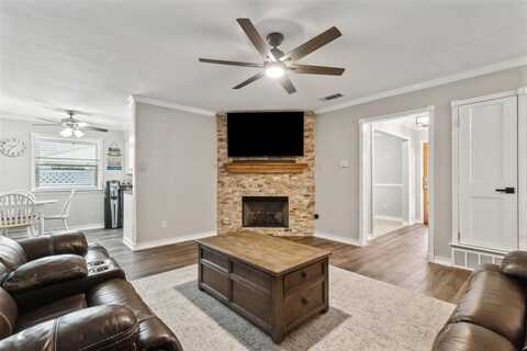 719 Blue Grass Drive, Dallas, TX 75211