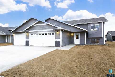 1005 Birch St, Harrisburg, SD 57032