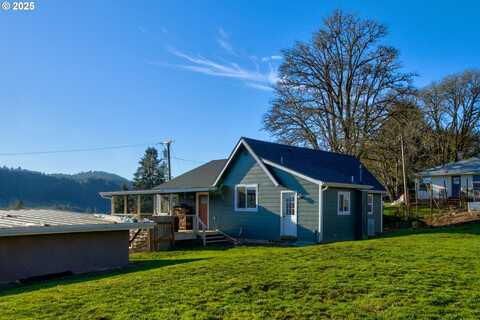 575 C ST, Elkton, OR 97436