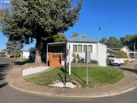 570 N 10TH AVE, Cornelius, OR 97113