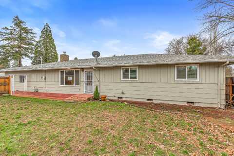 302 Ortega Avenue, Eagle Point, OR 97524