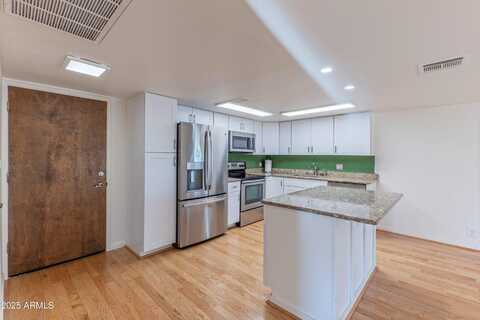 7930 E CAMELBACK Road, Scottsdale, AZ 85251