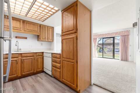 10330 W Thunderbird Boulevard, Sun City, AZ 85351