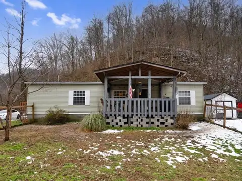 3260 Coon Creek Road, Wooton, KY 41729