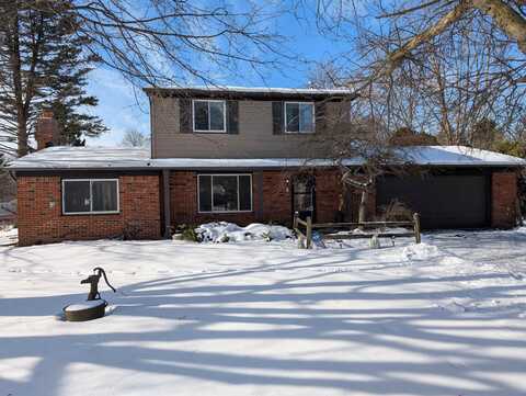 3351 Harvey Lake, Highland, MI 48356