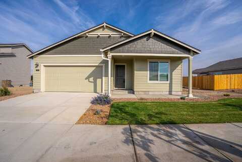 3499 NW 12th Street, Redmond, OR 97756