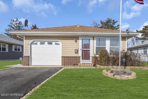 39 Saint David Drive, Toms River, NJ 08757