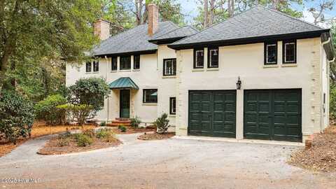 135 Highland Road, Southern Pines, NC 28387